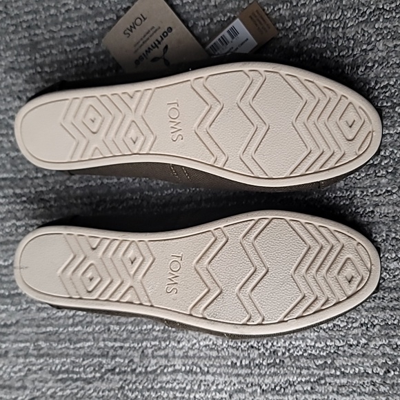 NWT TOMS Alpargata Heritage Canvas, Size 7.5, Color Canteen Green - Picture 12 of 13
